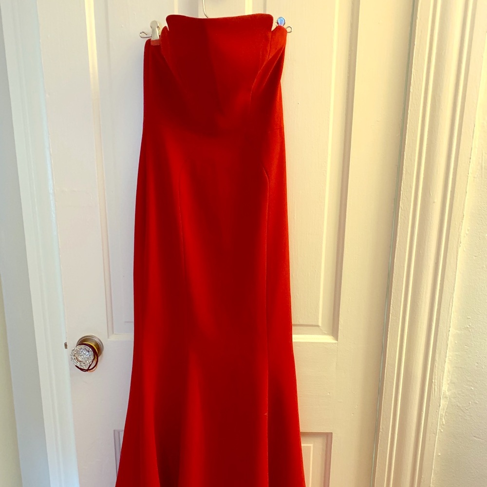 Red Jill Stewart gown